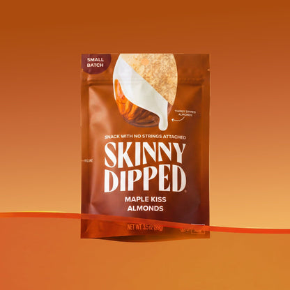 SkinnyDipped Almendras Cubiertas Maple Kiss